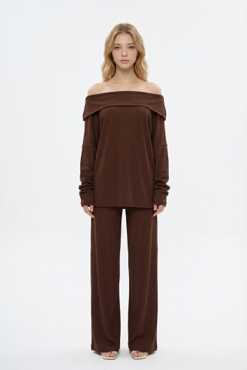 Acı Kahve Düşük Yaka Rahat Kesim Yumuşak Dokulu Bluz Ve Pantolon Alt Üst Takım