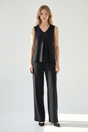 Alaçatı Keten Siyah Askılı V Yaka Takım