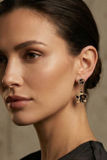 Çelik Minimal Leopar Desenli Sallantılı Lüx Kadın Küpe BCYJ-251035