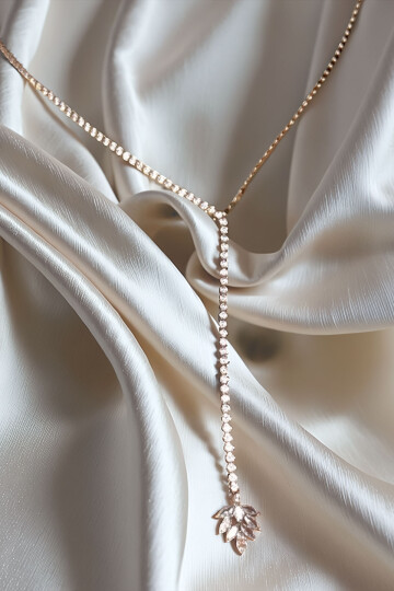 Çelik Zirkon Taşlı Su Yolu Y Kadın Kolye Gümüş Renk BCYJ-251019