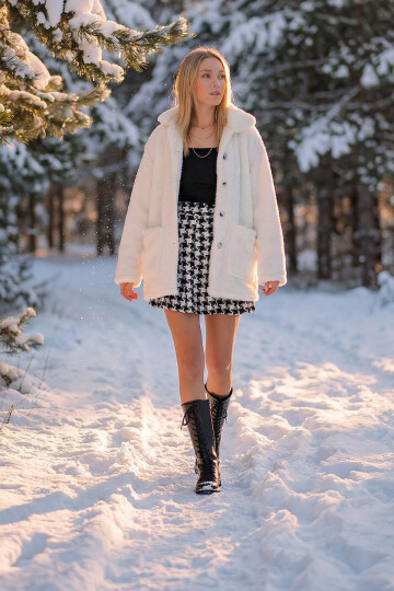 Ekru Çift Cepli Önü Düğmeli Oversize Peluş Ceket BCHRQ-251215