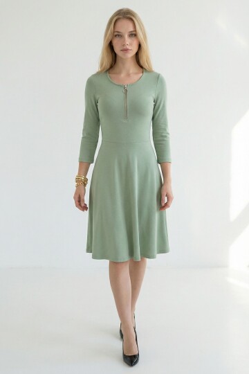 Fıstık Yeşili Göğüs Fermuar Detaylı Eteği Fırfırlı Modal Kumaş Elbise