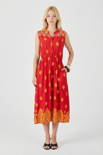 Kırmızı Çentik Yaka Düğmeli Desenli Kolsuz Midi Elbise