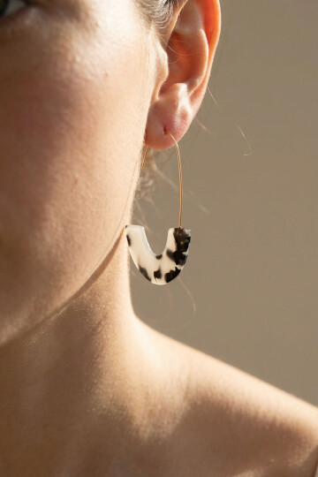 Leopar Desenli Akrilik Sallantılı Kadın Küpe BCYJ-251030