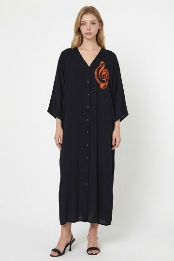 Siyah Nakış İşlemeli Maxi Boy Dokuma Viscon Elbise