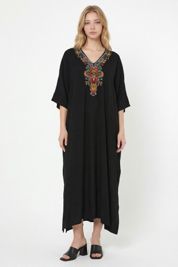 Siyah Nakış İşlemeli Maxi Boy Dokuma Viscon Elbise