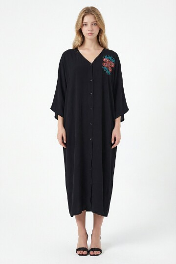 Siyah Nakış İşlemeli Maxi Boy Dokuma Viscon Elbise