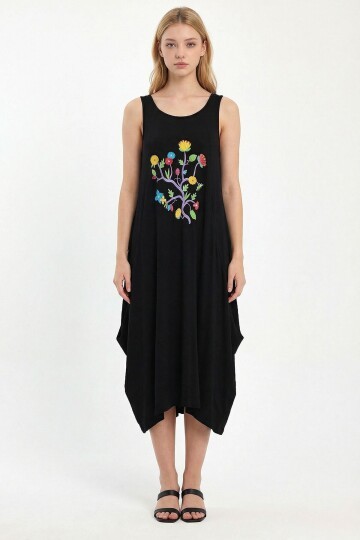 Siyah Nakış İşlemeli Örme Viscon Elbise