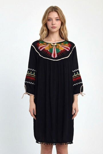 Siyah Nakış İşlemeli Püsküllü Dokuma Viscon Elbise