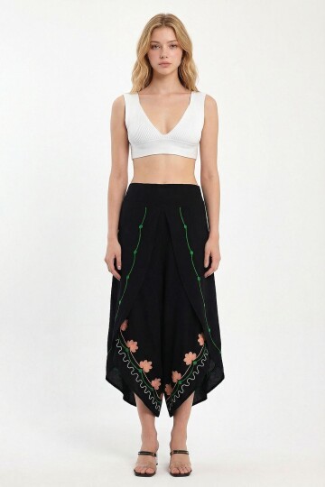 Maxi Boy Siyah Nakış İşlemeli Viscon Dokuma Şalvar Pantolon BCVL-251003