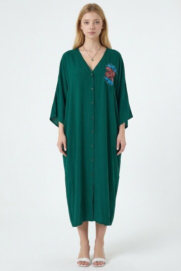 Zümrüt Yeşili Nakış İşlemeli Maxi Boy Dokuma Viscon Elbise