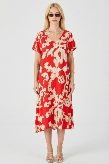 Mercan Derin V Yaka Yırtmaçlı Desenli Midi Boy Elbise