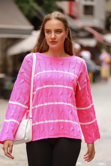 Pembe Geniş Yaka Saç Örgü Motifli Çizgili Kışlık Triko Kazak BCES-253013