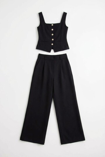 Siyah Brit Detaylı Kare Yaka Crep Bluz Ve Pantolon Alt Üst Takım