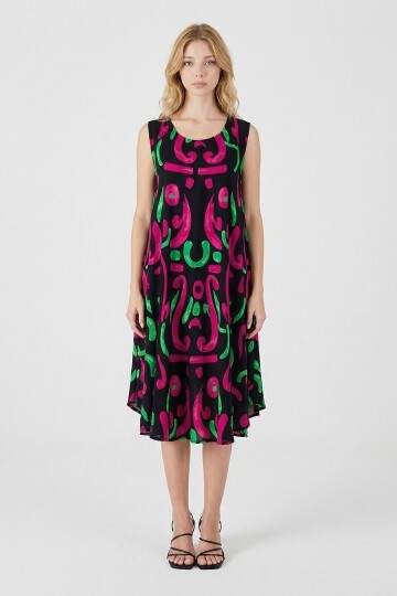 Siyah U Yaka Kolsuz Asimetrik Kesim Midi Boy Elbise