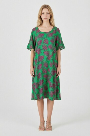 Yeşil Geniş Yaka Desenli Midi Boy Elbise