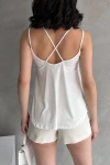 Beyaz Askılı Düğme Detaylı Bluz BCDF-252163