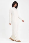 Ekru Dik Yaka Çizgi Desenli Maxi Boy Triko Elbise BCVL-T243139