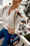 Kadın Beyaz Balon Kollu Nakış İşlemeli Bluz BCEQ-255129
