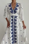 Beyaz Etnik Desenli Nakış İşlemeli Uzun Dokuma Elbise BCEQ-25B1014