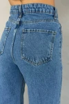 Mavi Yüksek Bel Eskitme Detaylı Denim Jean BCNW-251372