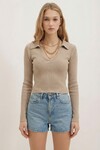 Bej Polo Yaka Fitilli Yumuşak Dokulu Crop Bluz