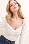 Beyaz Öpücük Yaka Prenses Kol Crop Bluz