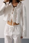 Beyaz Yakası Fırfırlı Bağlama Detaylı Bluz Ve Beli Lastikli Pantolon İşlemeli Takım BCRY-261290