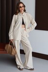 Krem Oversize Düğmeli Cepli Rahat Kesim Dokulu Uzun Kollu Gömlek BCRU-261311