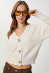 Krem Yıldız Düğmeli Triko Hırka BCVL-25T500