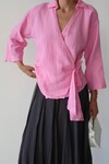 Pembe Kruvaze Yaka Bağlamalı Müslin Bluz BCRU-261302
