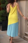 Sarı Asimetrik Bloklu Yırtmaçlı Askılı Uzun Elbise