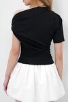 Siyah Asimetrik Yaka Drapeli Omuz Aksesuarlı Sandy Bluz BCHNT-261270