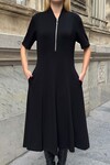 Siyah Fermuarlı Yarım Kol Elbise